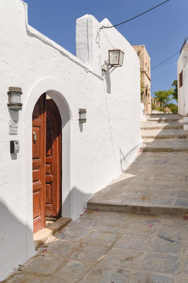 Nouna * Lindos (Rhodes)